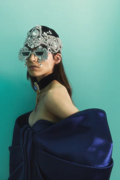 Look 13